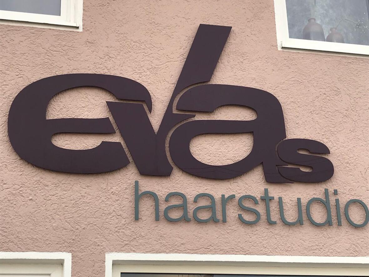 evas-haarstudio-manching-friseur-aussenansicht