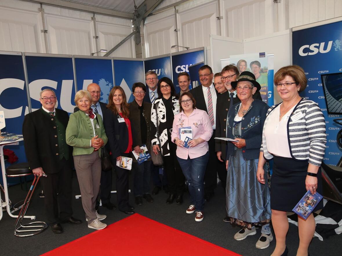 stand-der-csu-auf-der-gewerbemesse-manching