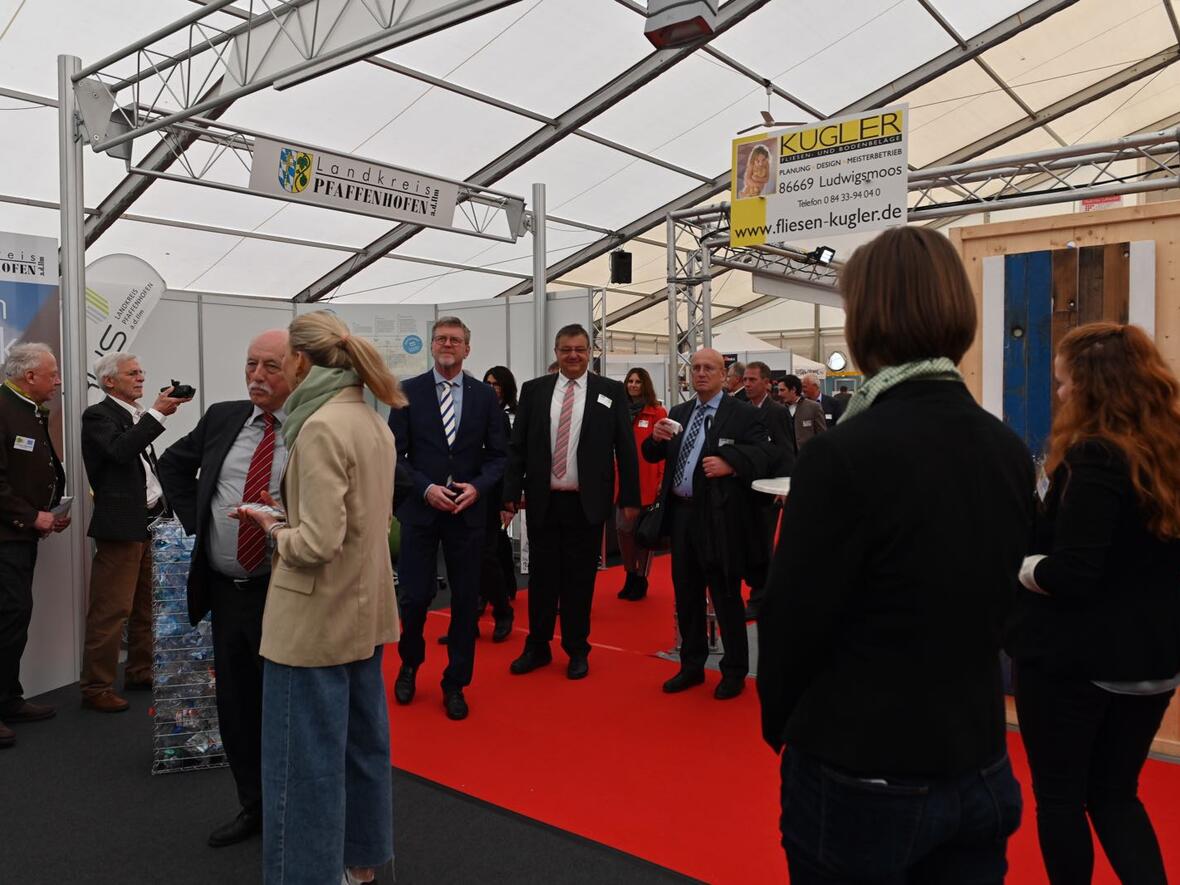 staende-der-gewerbemesse-manching