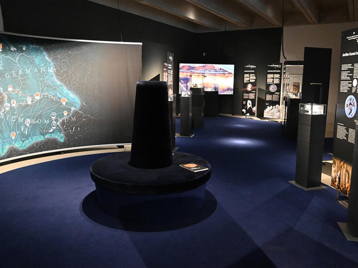 01-sonderausstellung-kunst-in-miniatur-kelten-roemer-museum-manching-foto-markus-strathaus