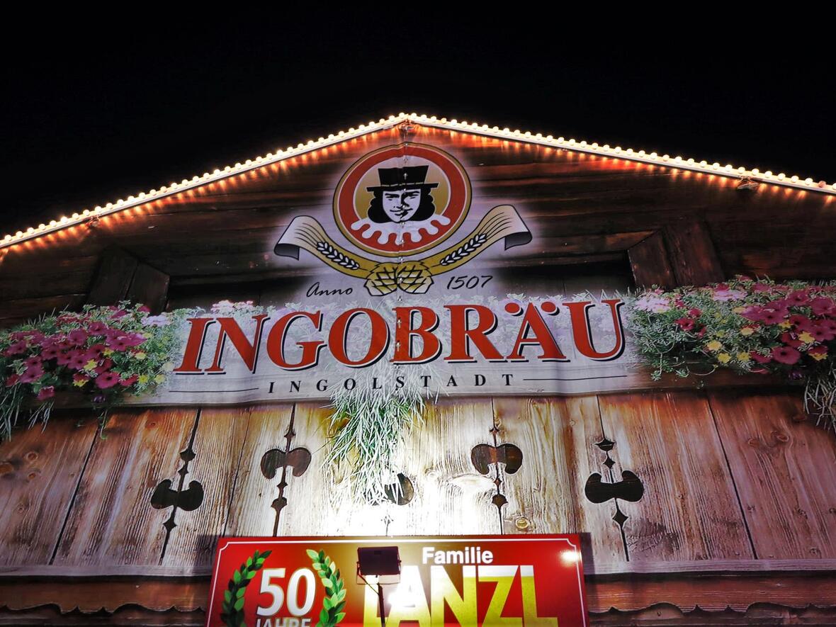 der-eingang-des-lanzl-am-barthelmarkt-in-oberstimm-manching