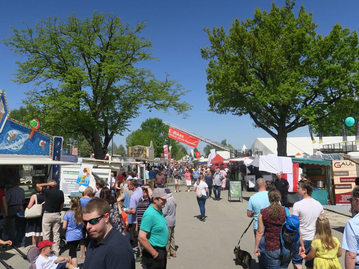 staende-der-gewerbemesse-manching-2018