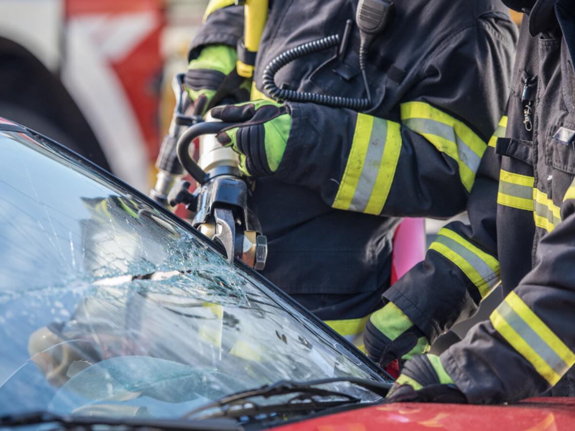 feuerwehr-an-unfallstelle